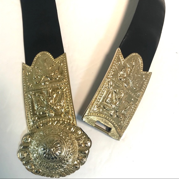 JUDITH LIEBER GOLD MEDALLION BLACK LEATHER BELT - Picture 8 of 8